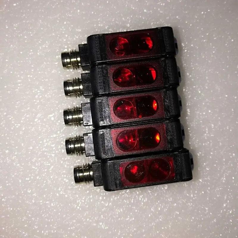 Omron- Photoelectric Sensor Retro-reflective with MSR function E3Z-R61 E3Z-R81 optional - electrical center b2c
